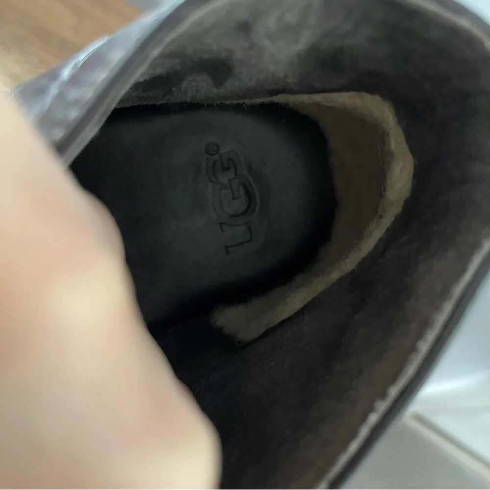 UGG Men's Leighton Chukka Boot Chocolate Brown Size 10 US